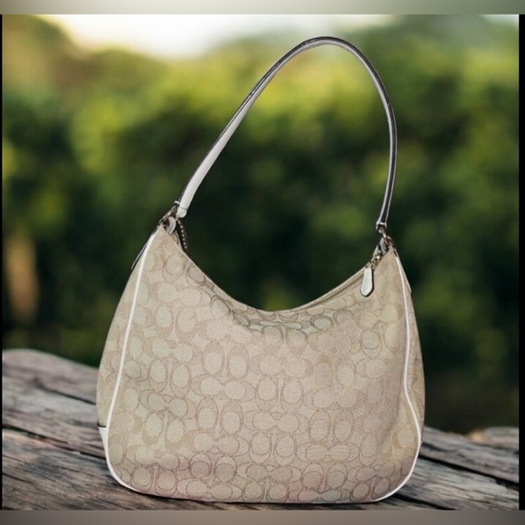 LIKE NEW!! Coach 2018 Hobo Shoulder Bag - Picture 2 of 10